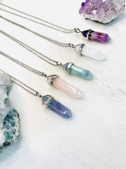 Amazon.com: Natural Rough White Quartz Crystal Point Wire Wrapped Healing  Chakra Pendant Necklace